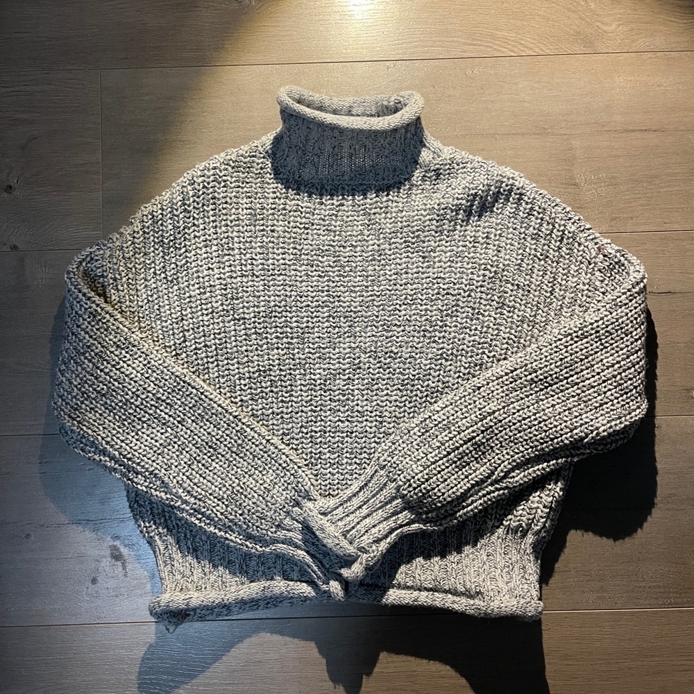 💜3 for $15💜 Garage Cozy Gray Turtleneck Sweater
